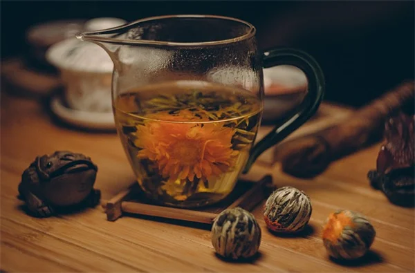 7つの耐旱一年生花卉で庭を変える方法